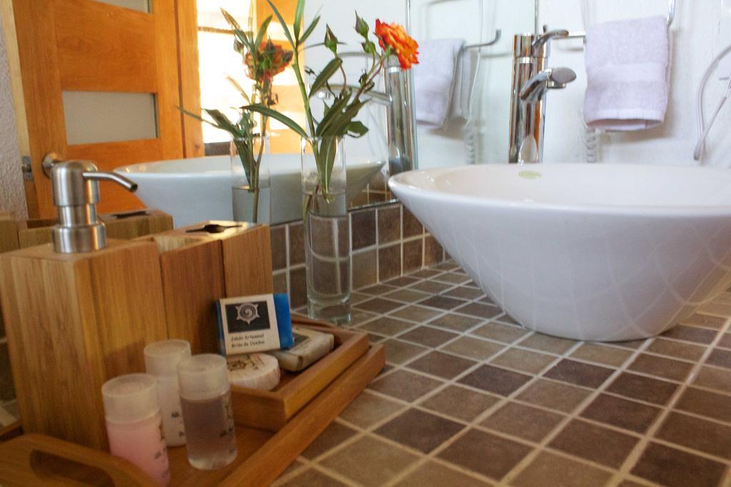 La Joya Del Viento Bed & Breakfast Valle de Bravo Room photo