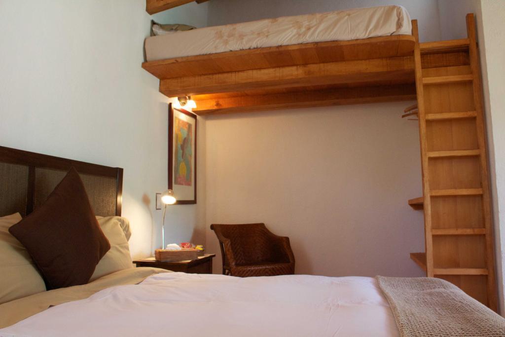La Joya Del Viento Bed & Breakfast Valle de Bravo Room photo